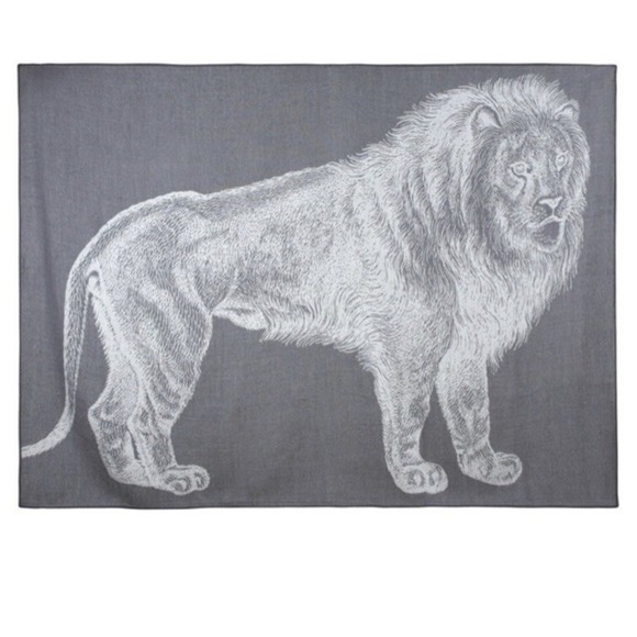 Thomas Paul Lion‎ Alpaca Throw Blanket 70x50